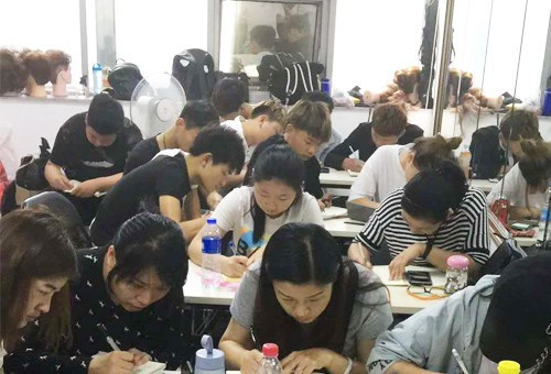 学理发要多久