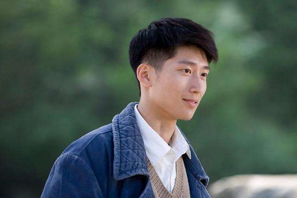 窦骁何超莲是怎么认识的，富家千金何超莲为何选择他？